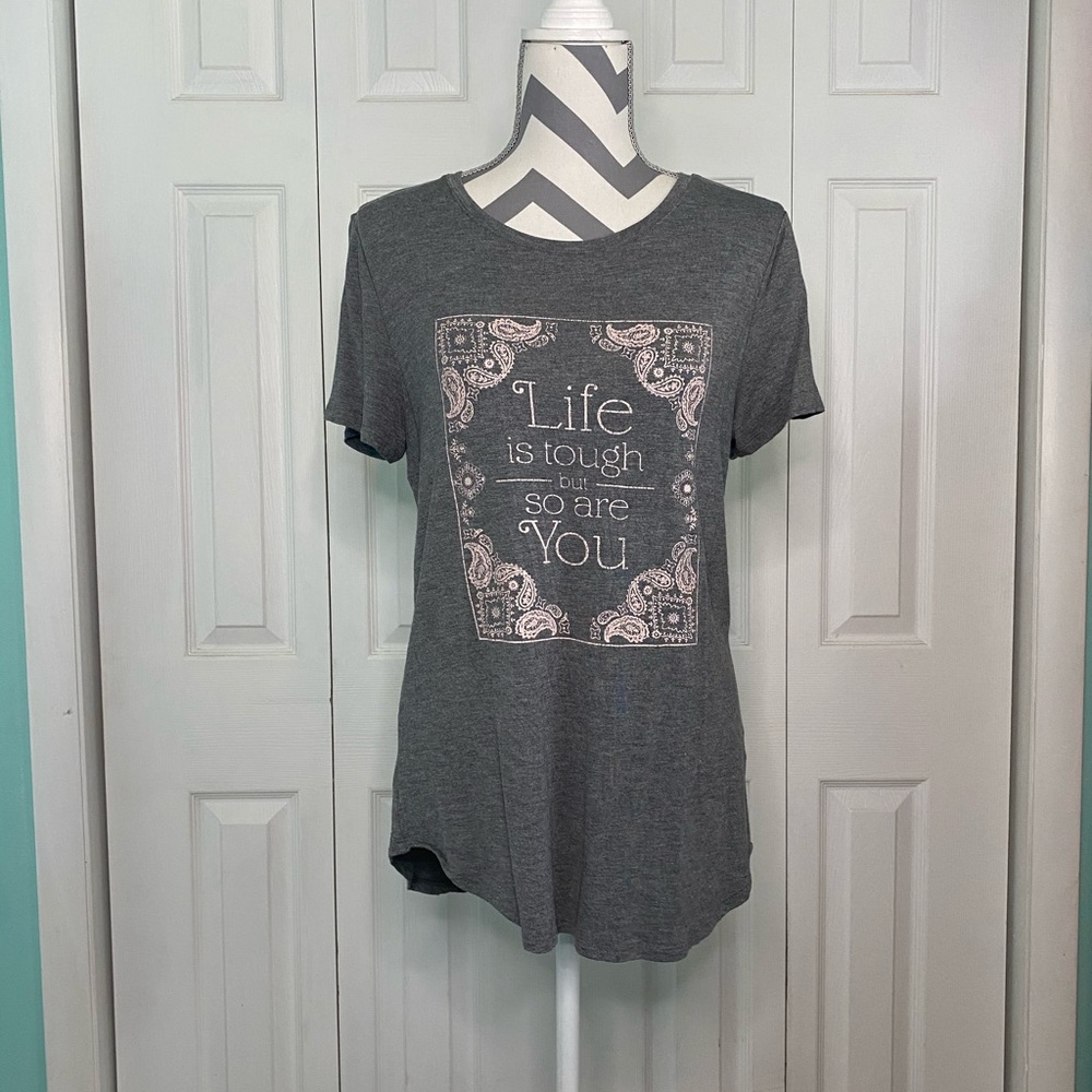 ❗️Closet Clear Out❗️Maurices Gray Graphic Tee